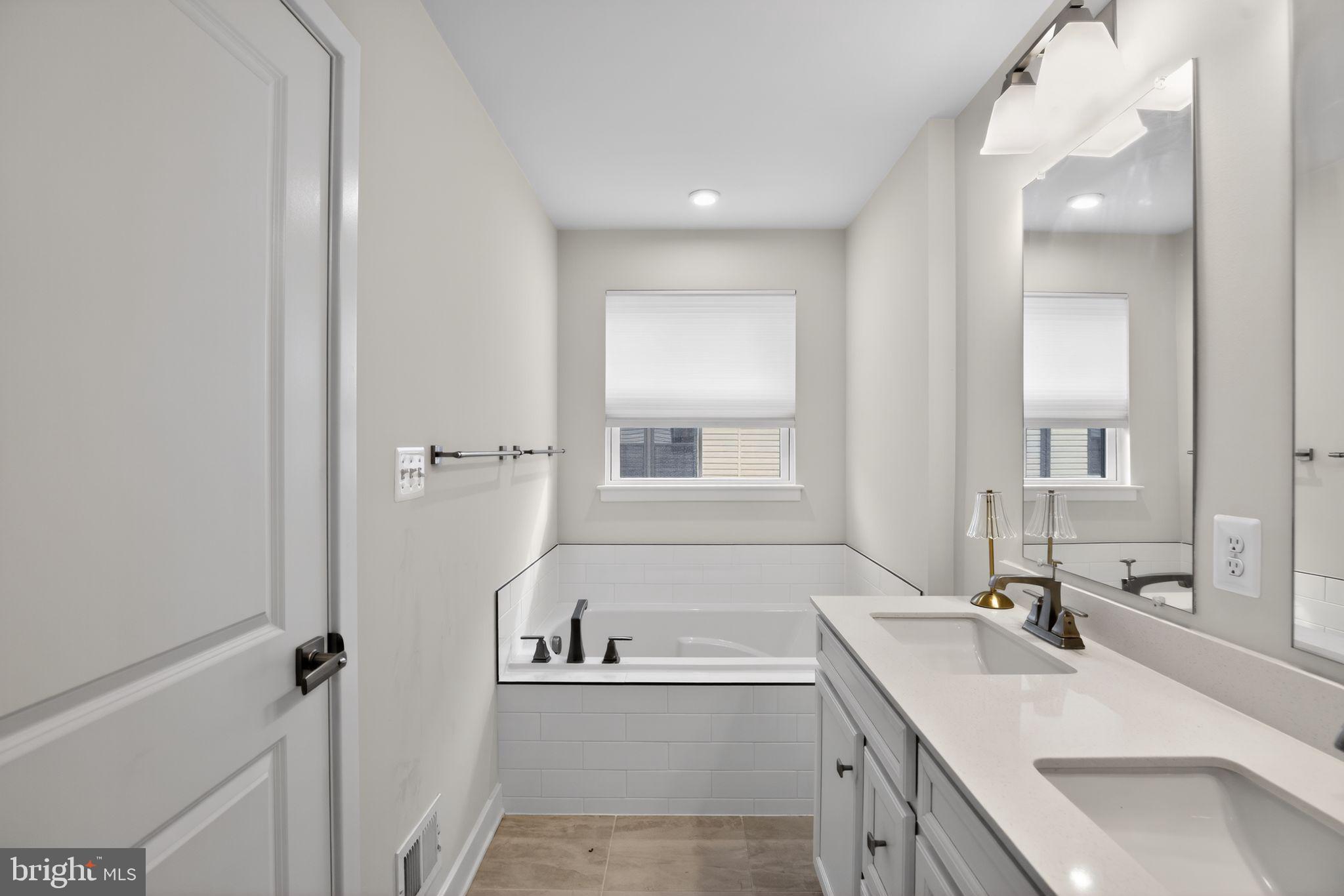 BANNER ROW - Residential