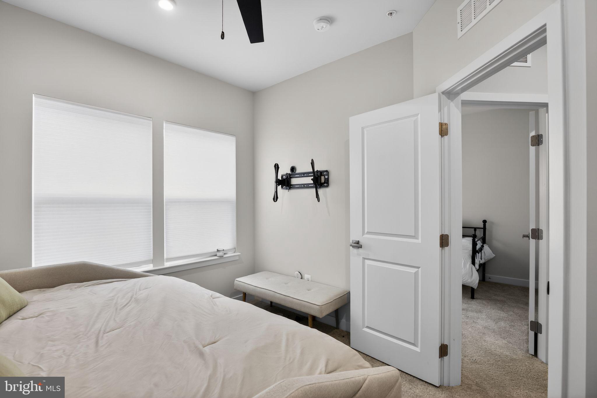 BANNER ROW - Residential