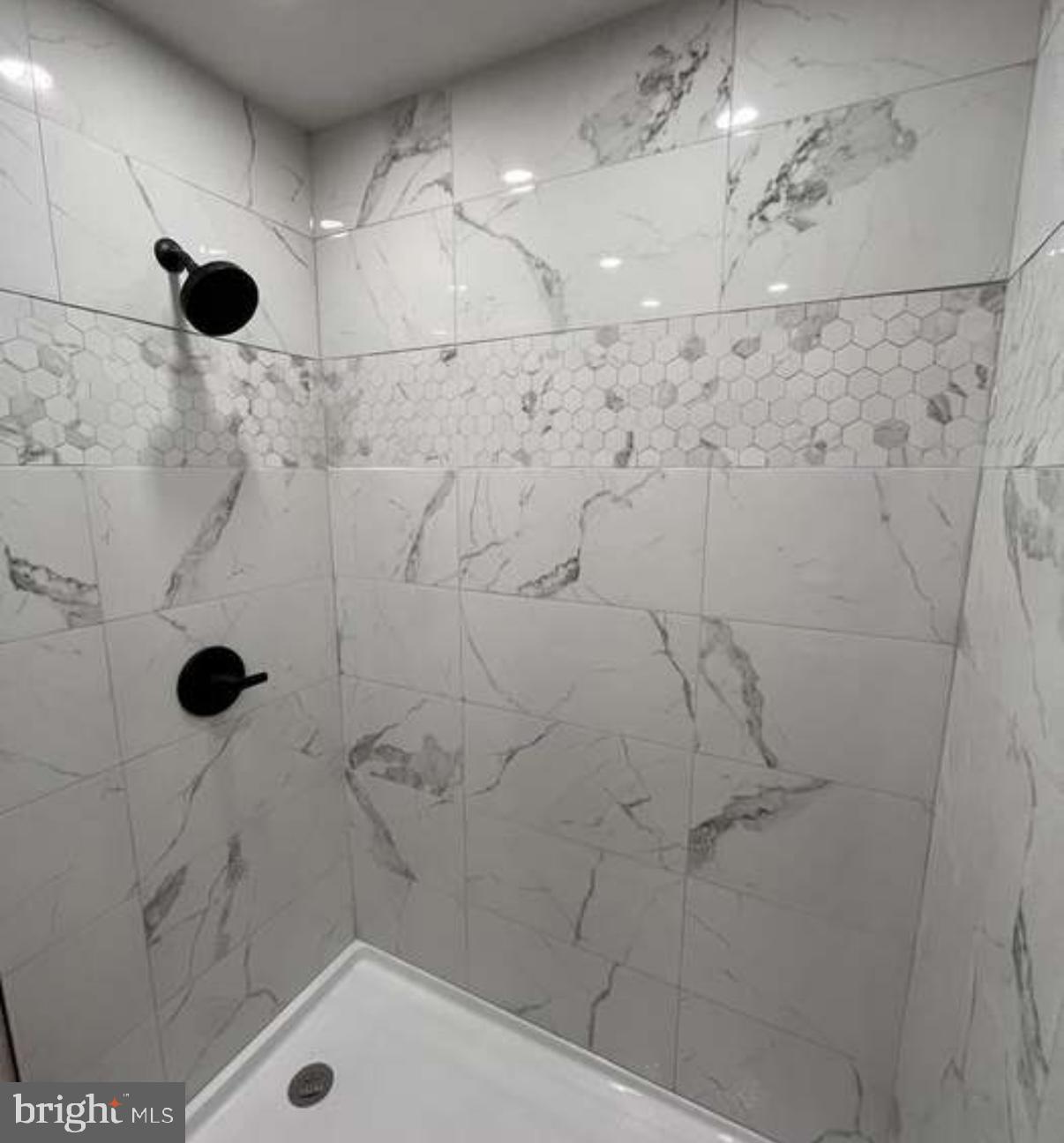 LAKE OF THE WOODS - Residential Lease