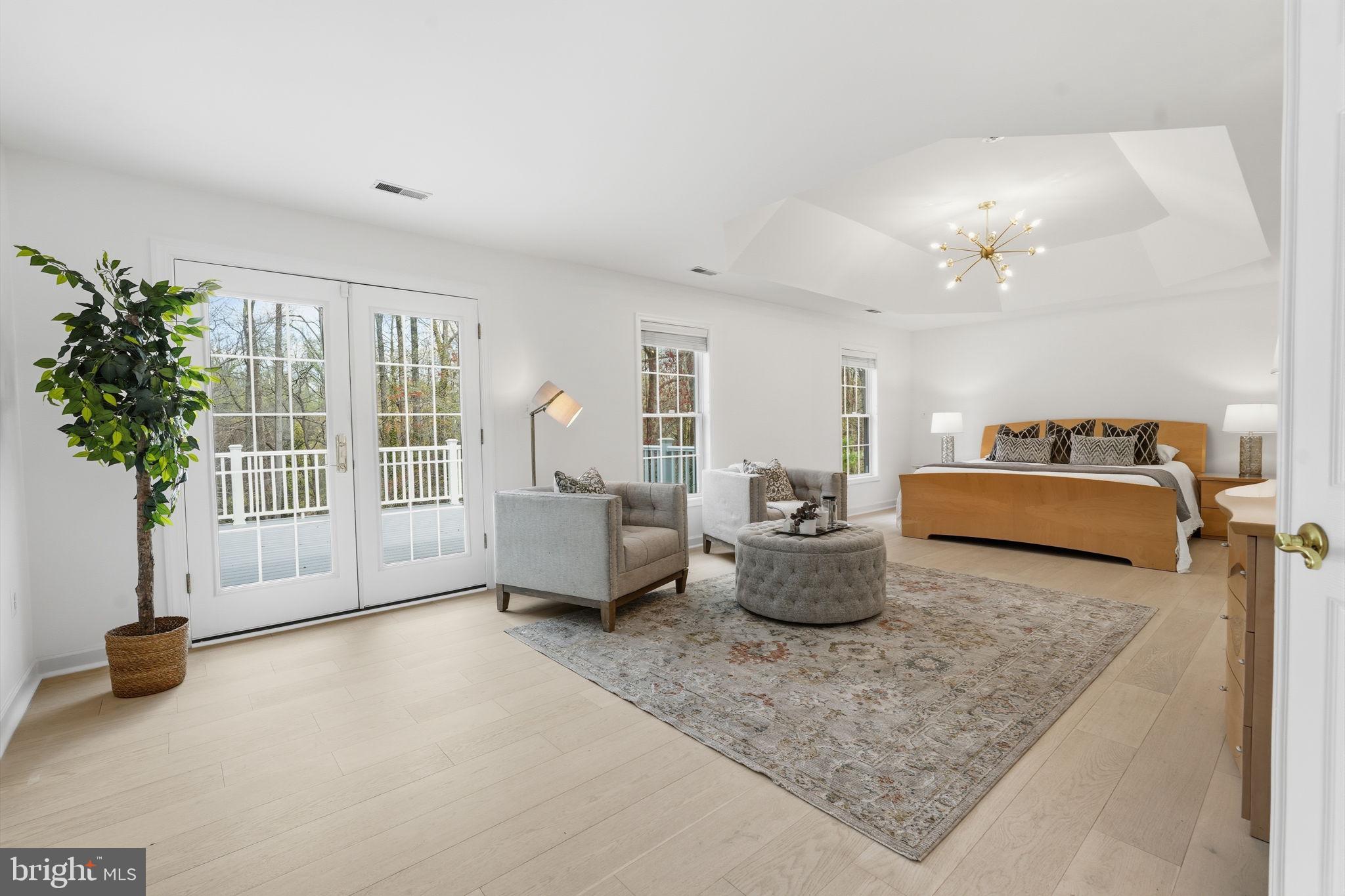 HOLMES RUN PARK - Residential