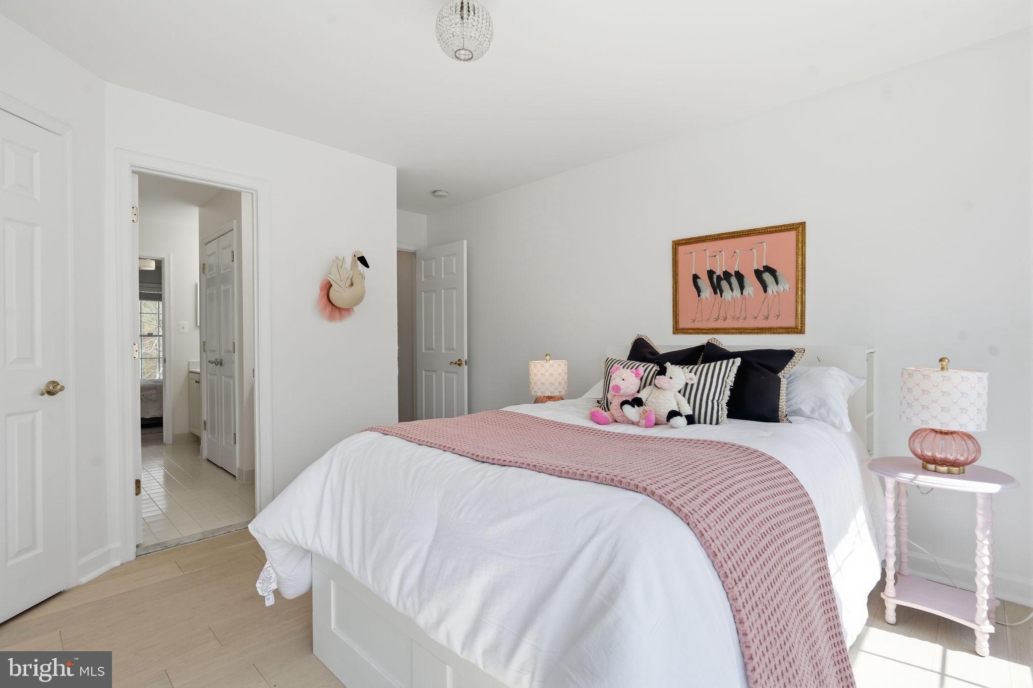 HOLMES RUN PARK - Residential