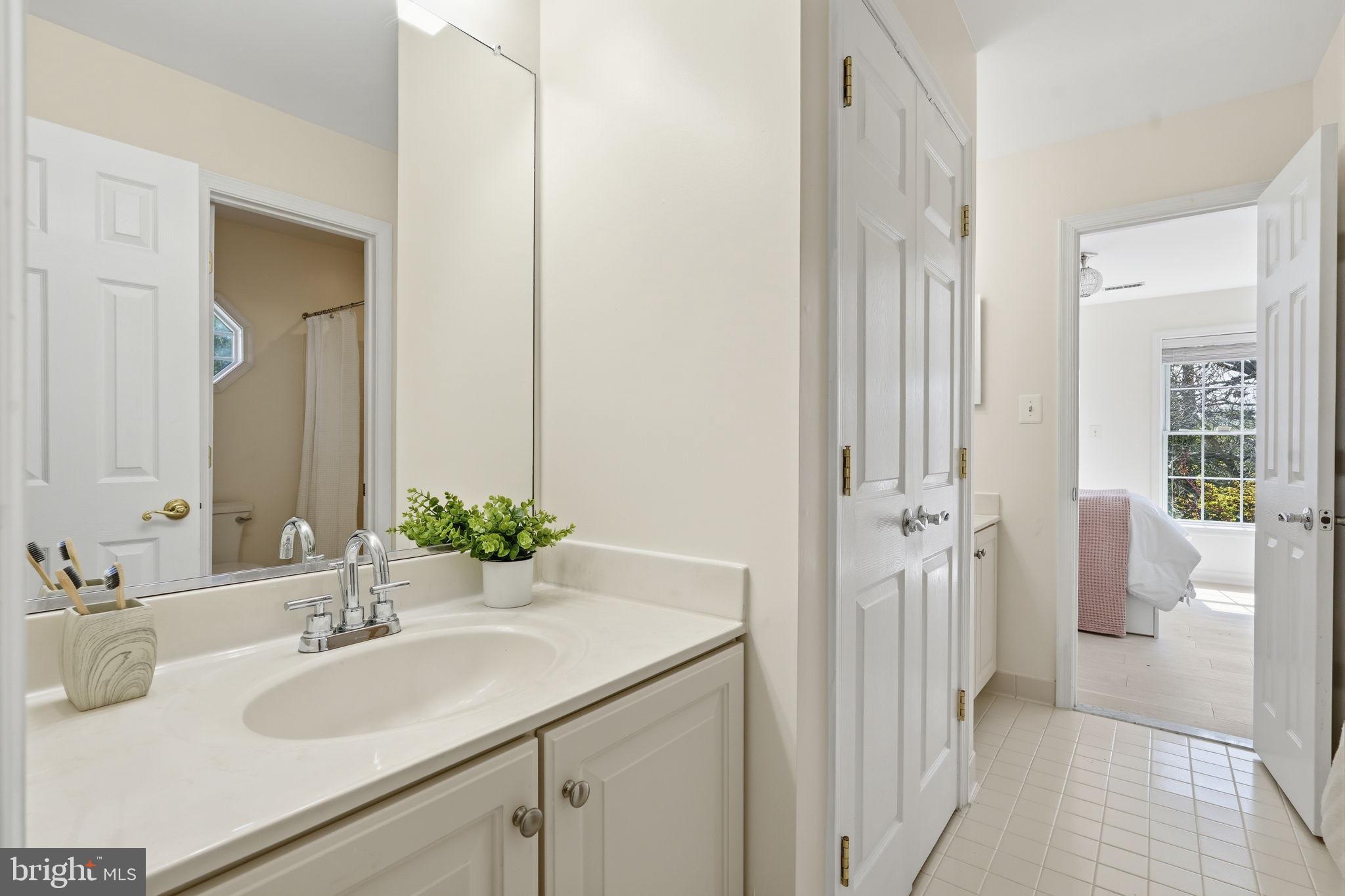 HOLMES RUN PARK - Residential