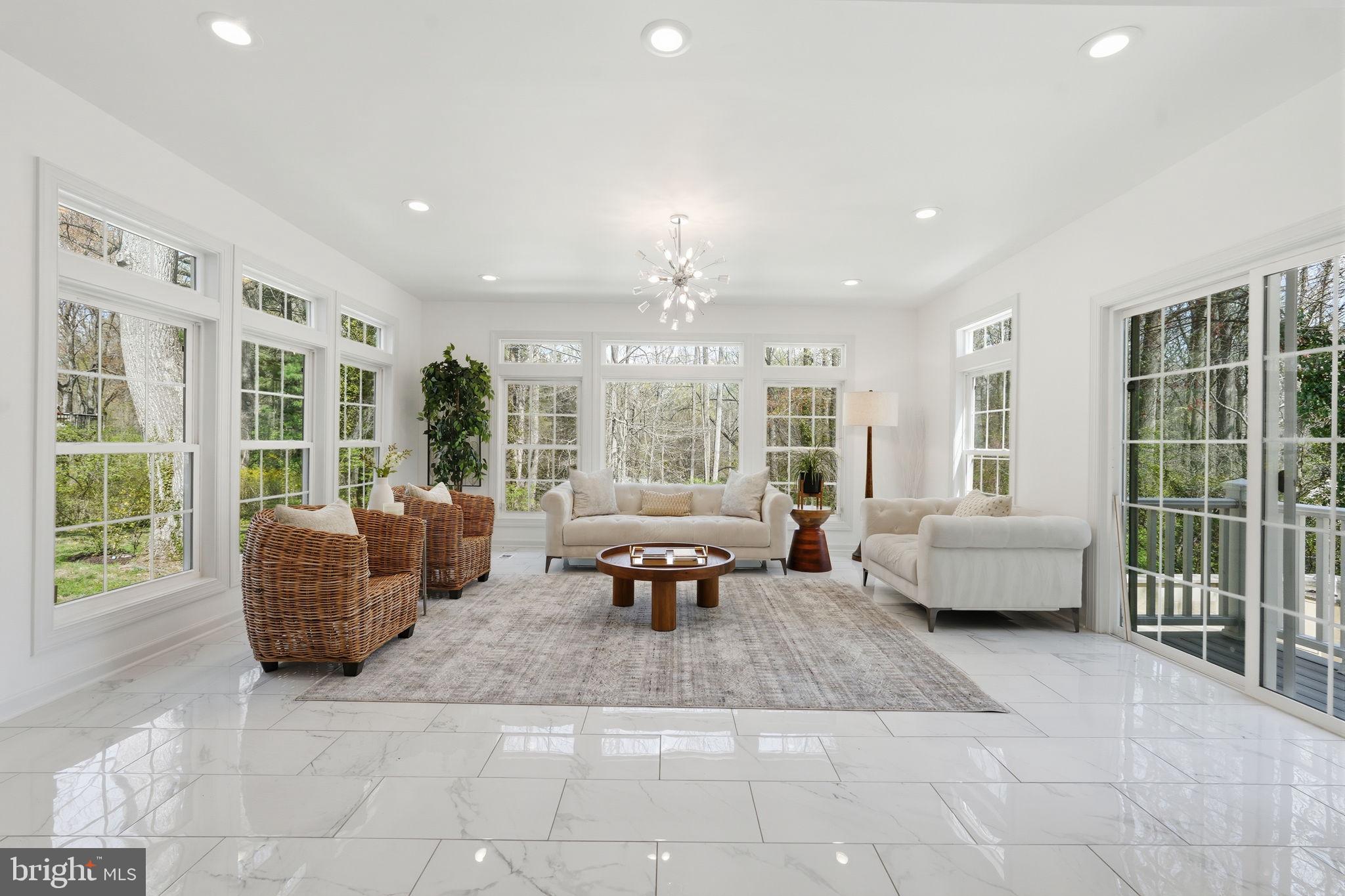 HOLMES RUN PARK - Residential