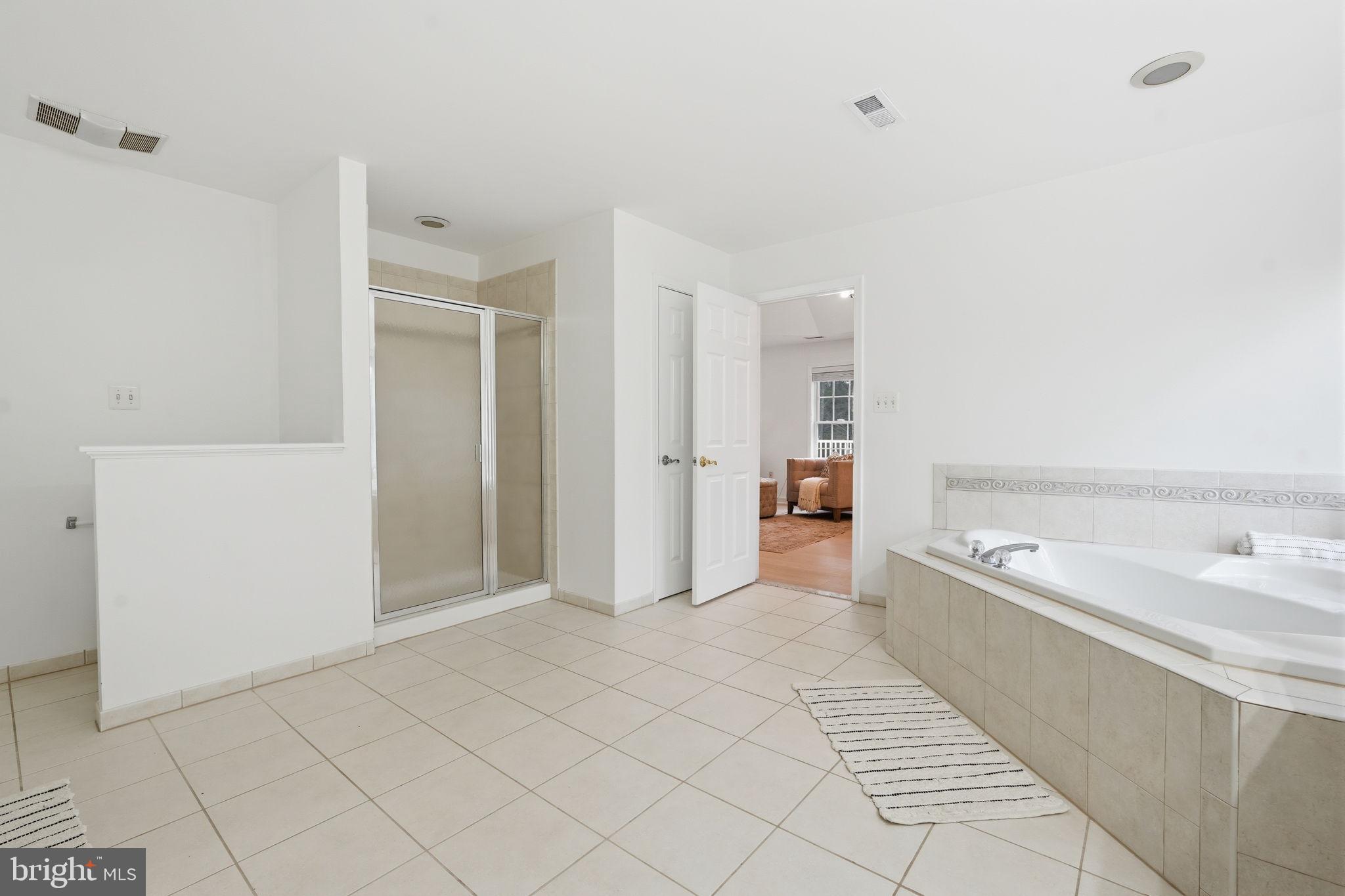 HOLMES RUN PARK - Residential