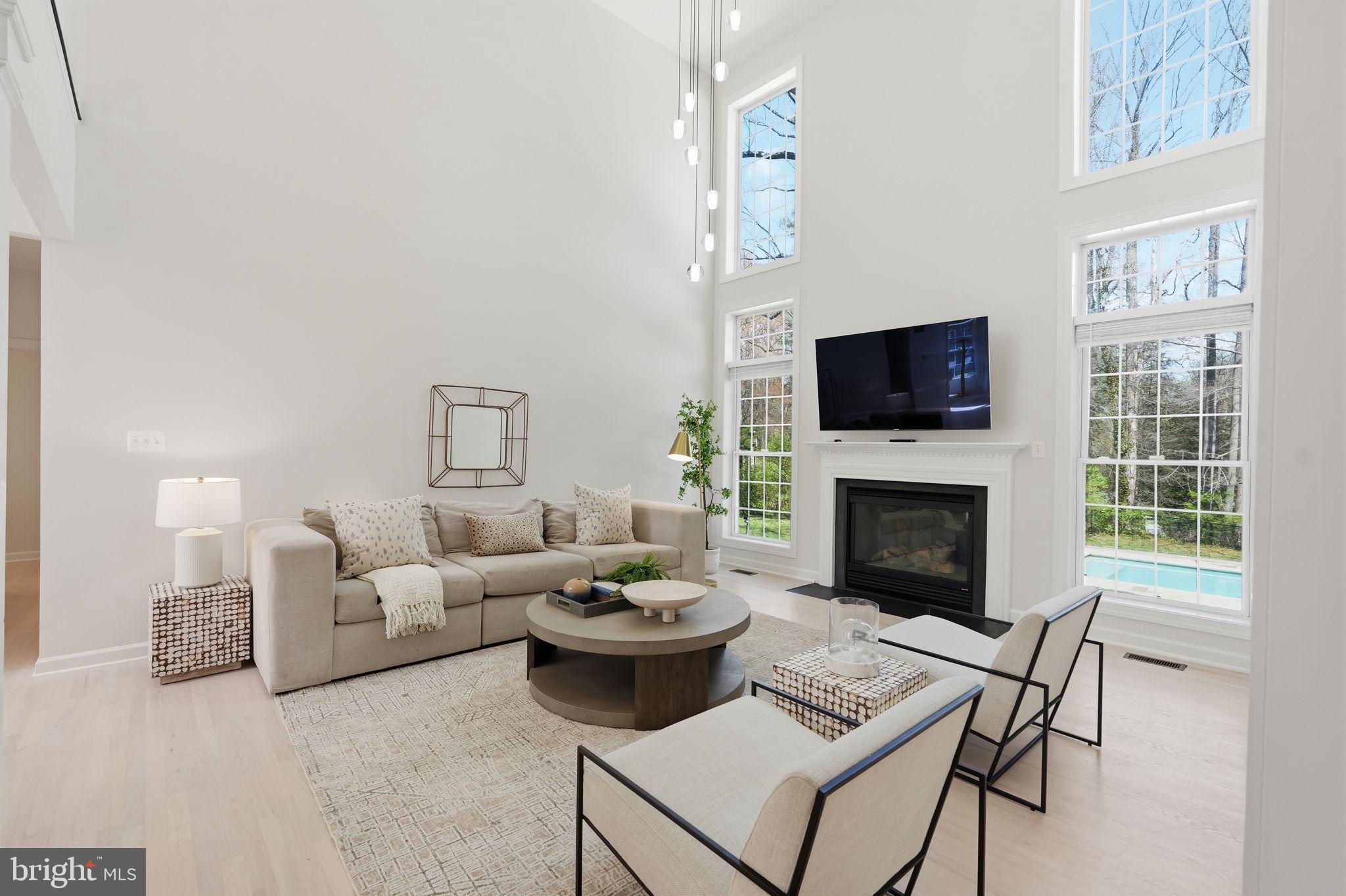 HOLMES RUN PARK - Residential