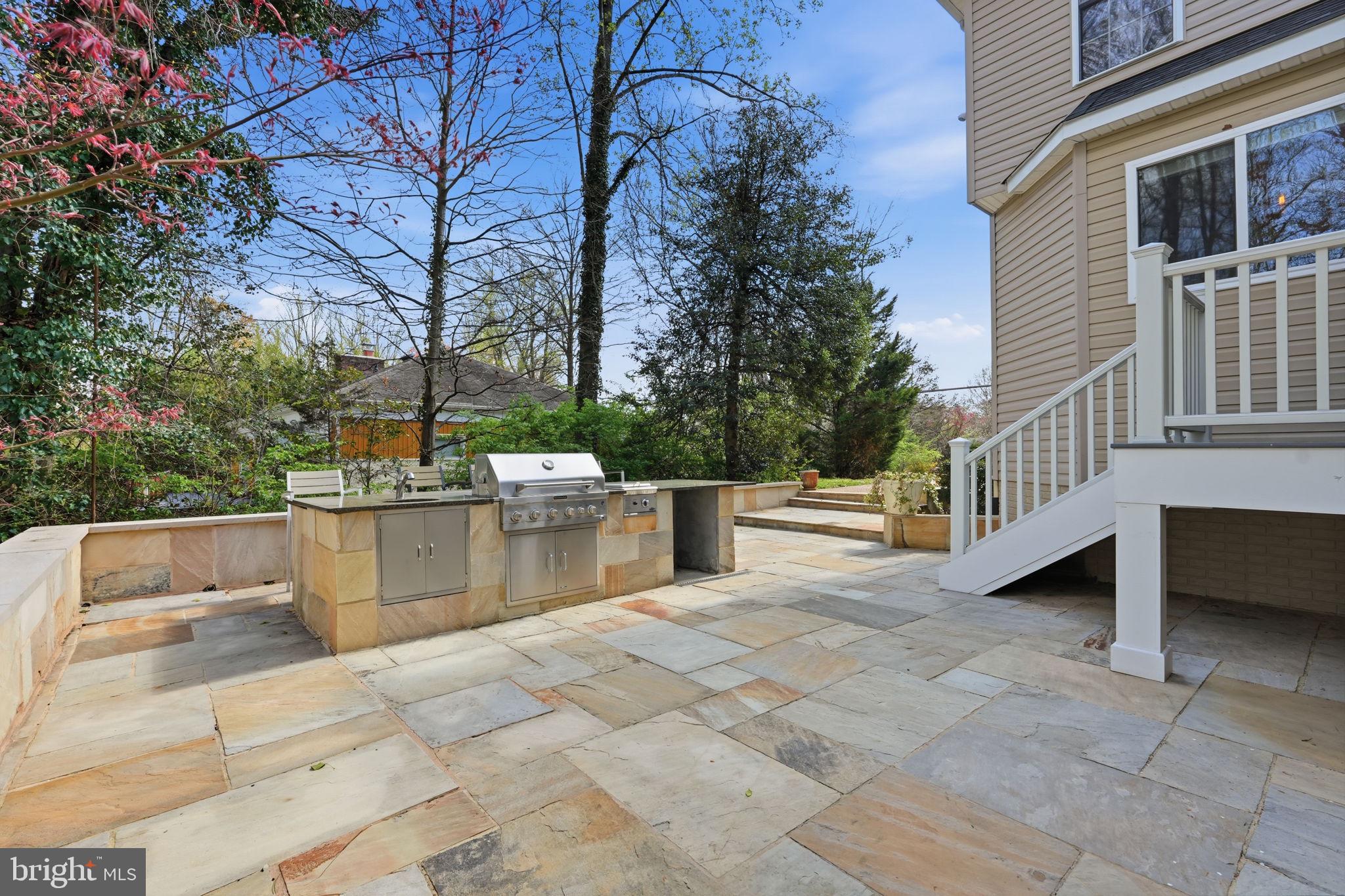 HOLMES RUN PARK - Residential