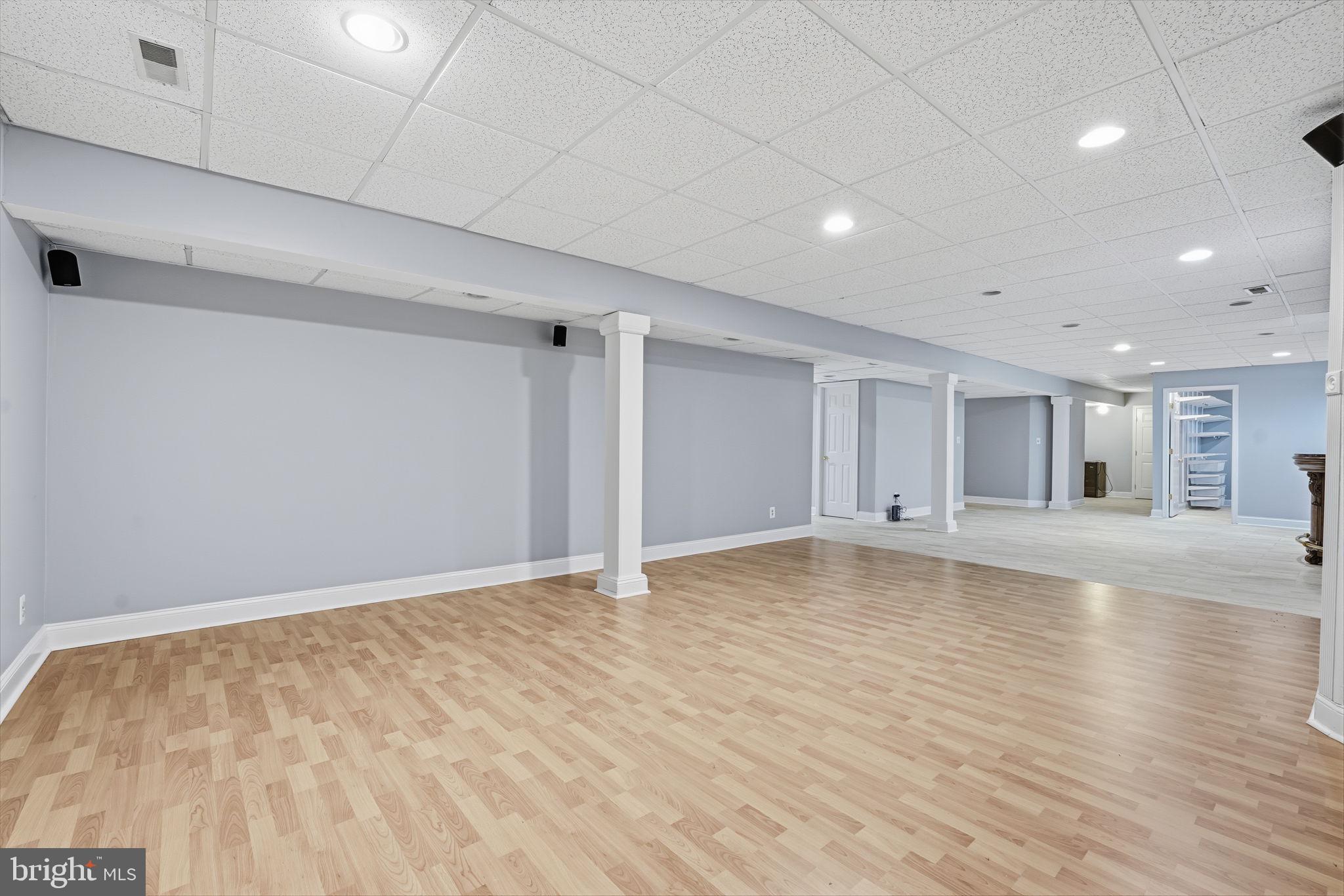 HOLMES RUN PARK - Residential