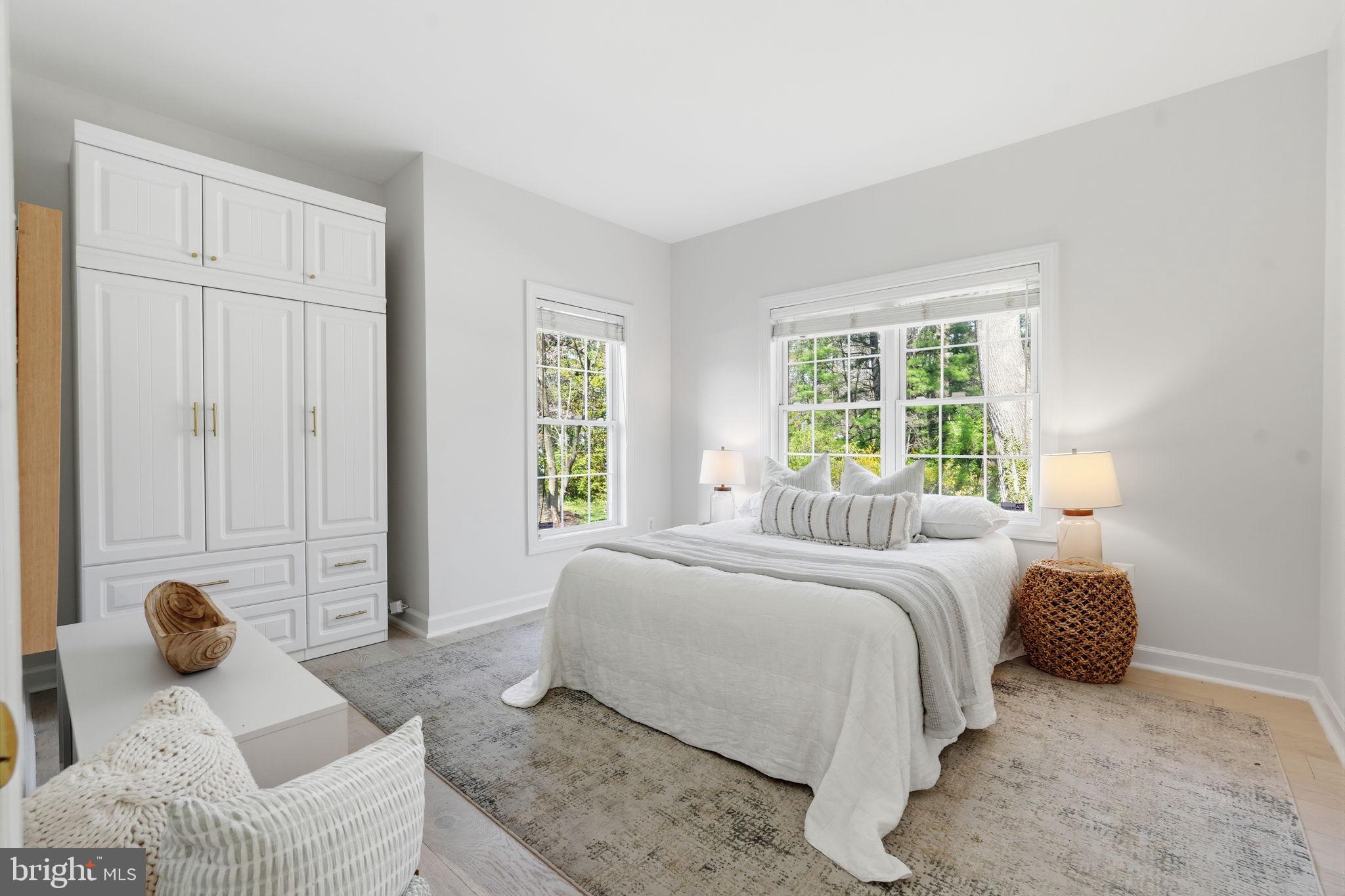 HOLMES RUN PARK - Residential