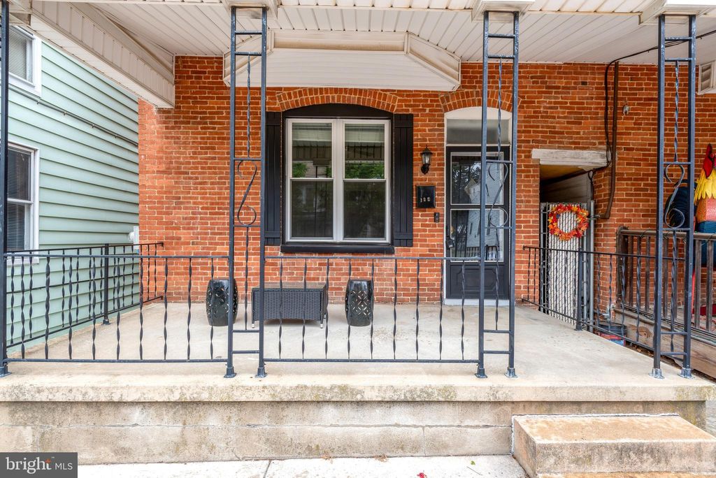 Photo of 122 S Pleasant Avenue, DALLASTOWN, PA 17313 (MLS # PAYK2090676)