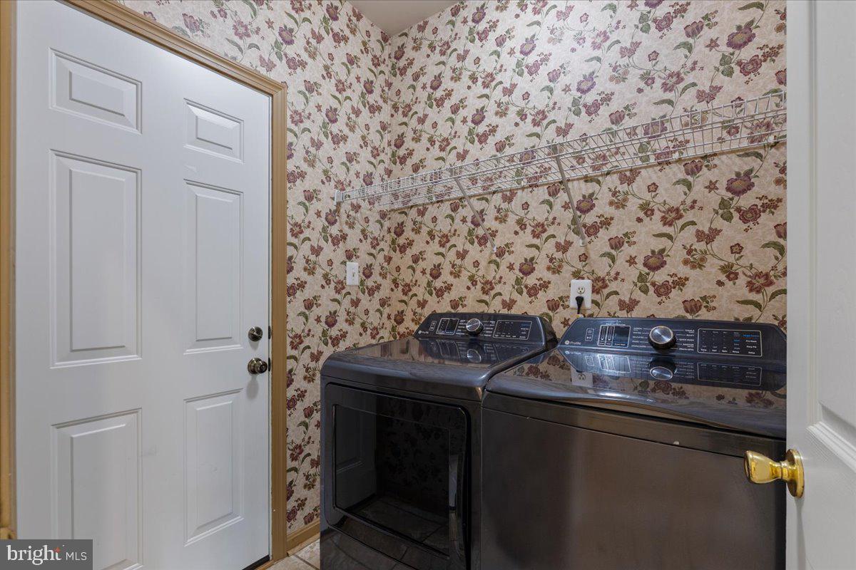 HICKORY WOODS - Residential