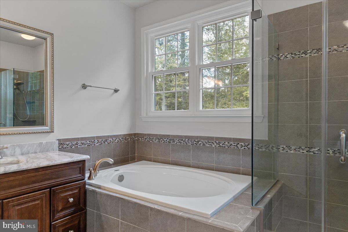 HICKORY WOODS - Residential