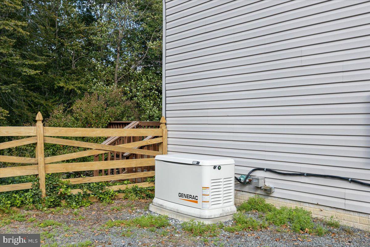 HICKORY WOODS - Residential