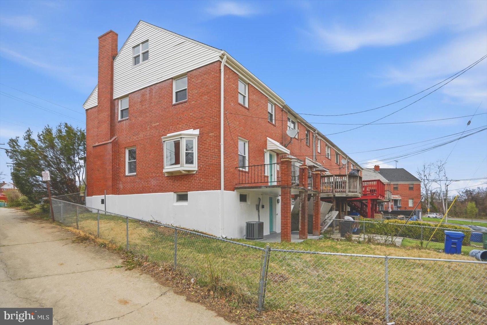 PERRING LOCH - Residential