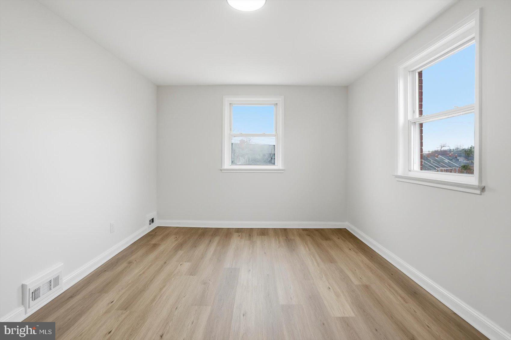 PERRING LOCH - Residential