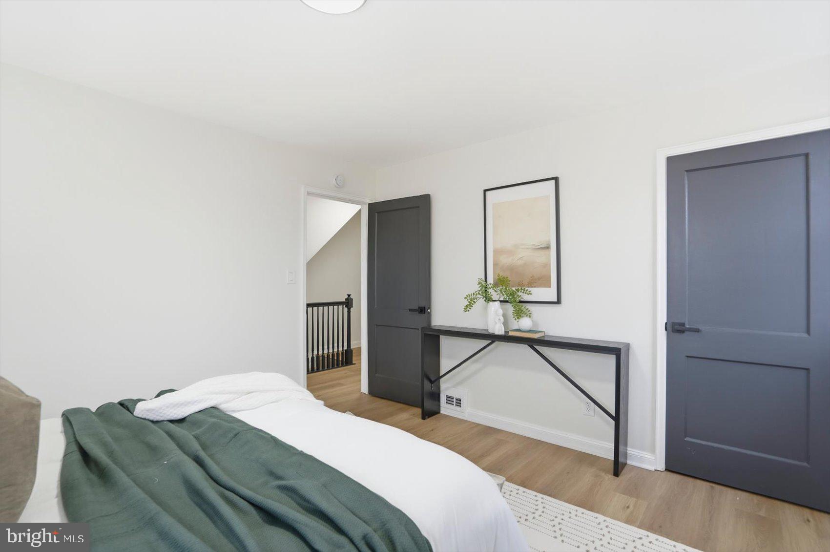 PERRING LOCH - Residential