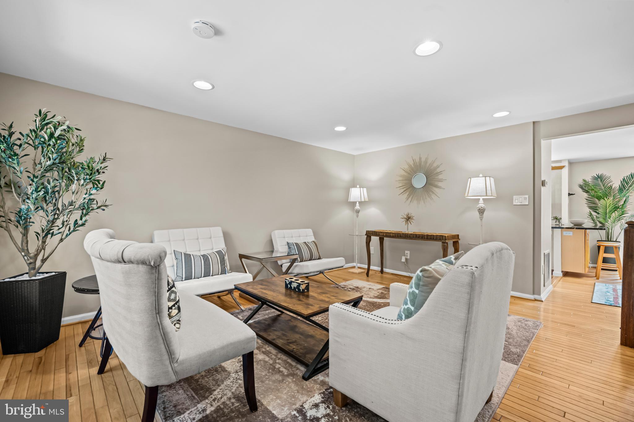 2952 OAKLEIGH LANE