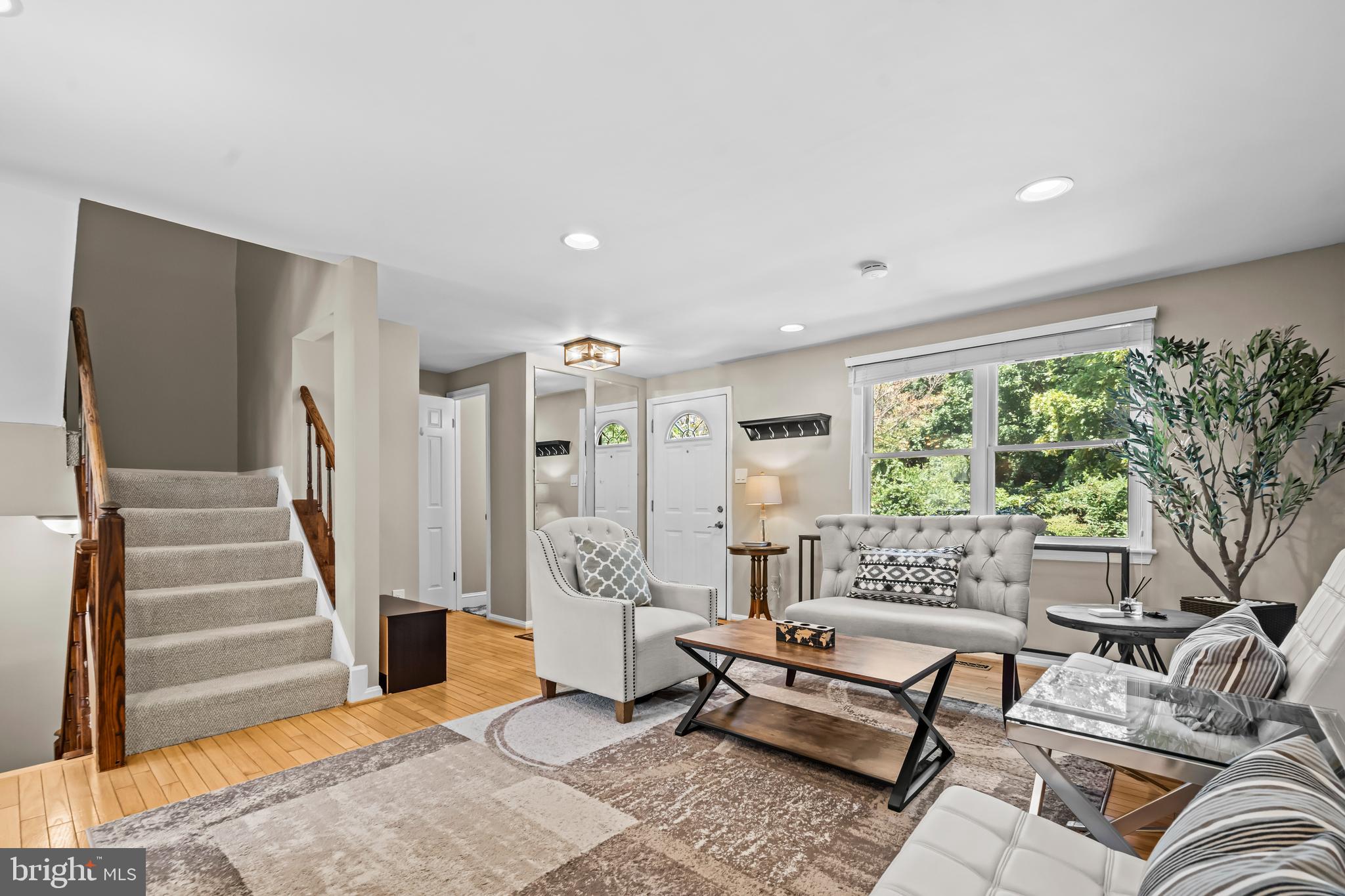 2952 OAKLEIGH LANE