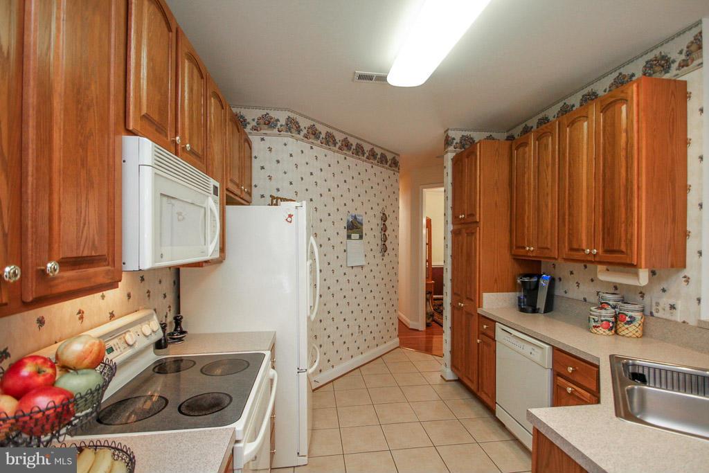 STAFFORD LAKES VILLAGE - Residential