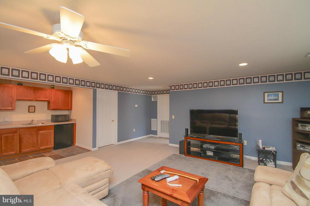 STAFFORD LAKES VILLAGE - Residential