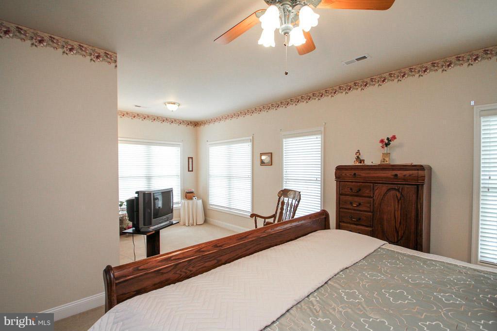 STAFFORD LAKES VILLAGE - Residential