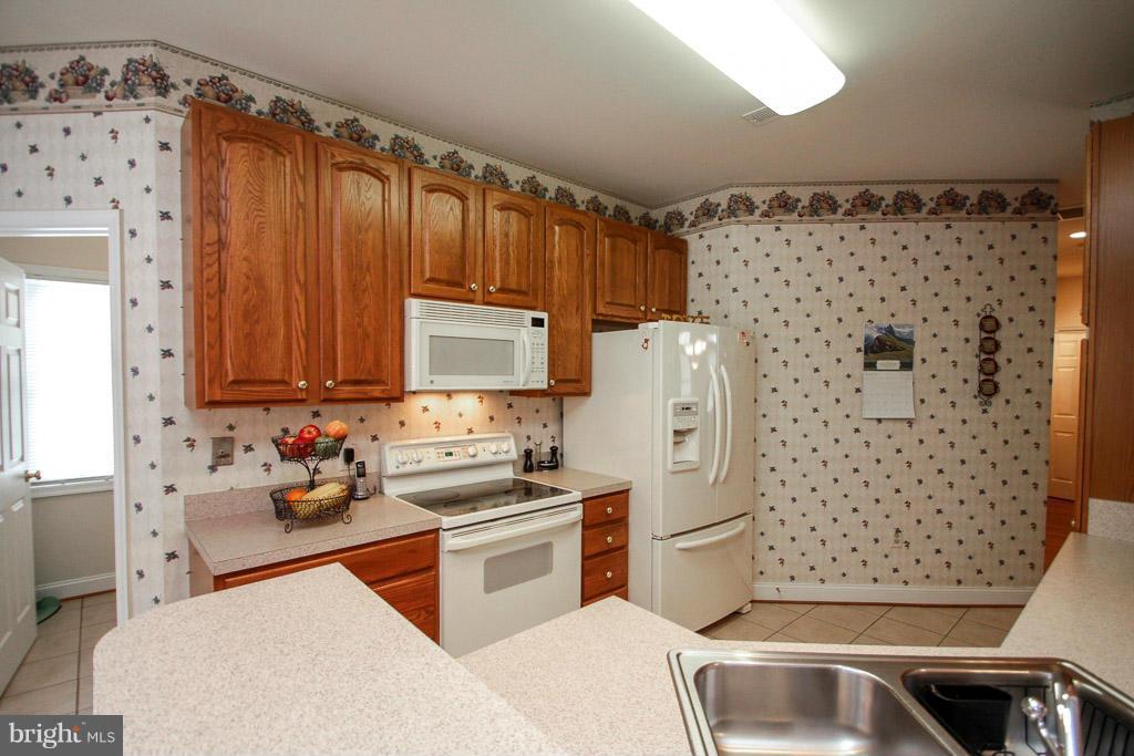 STAFFORD LAKES VILLAGE - Residential