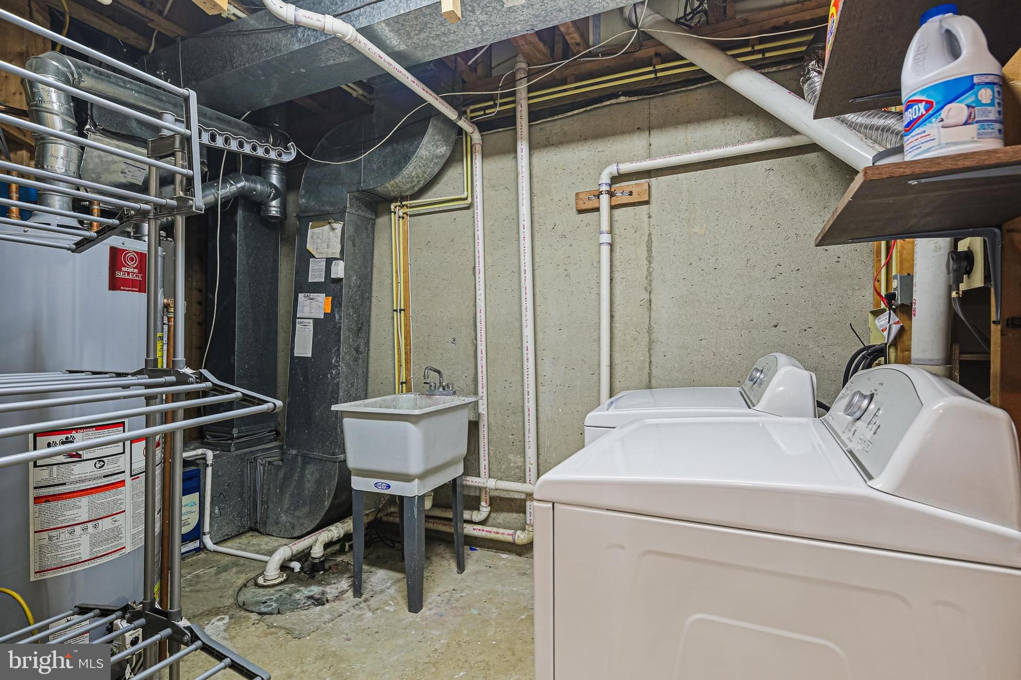 HALLOWELL - Residential Lease