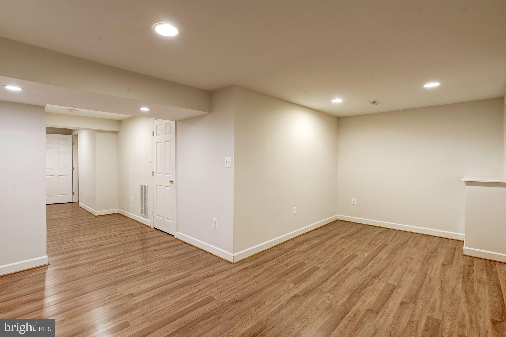 DEEPWOOD - Residential Lease