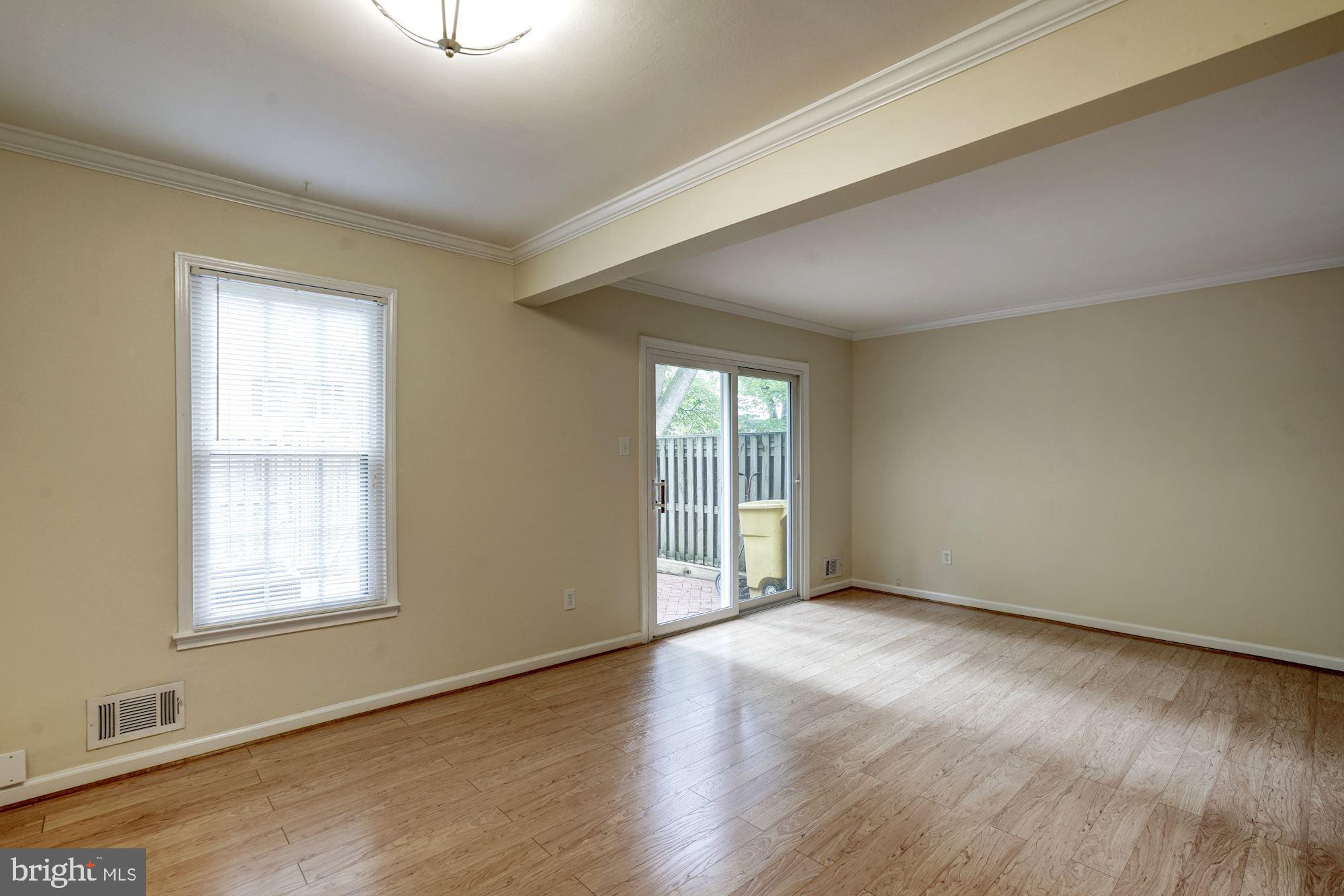 DEEPWOOD - Residential Lease