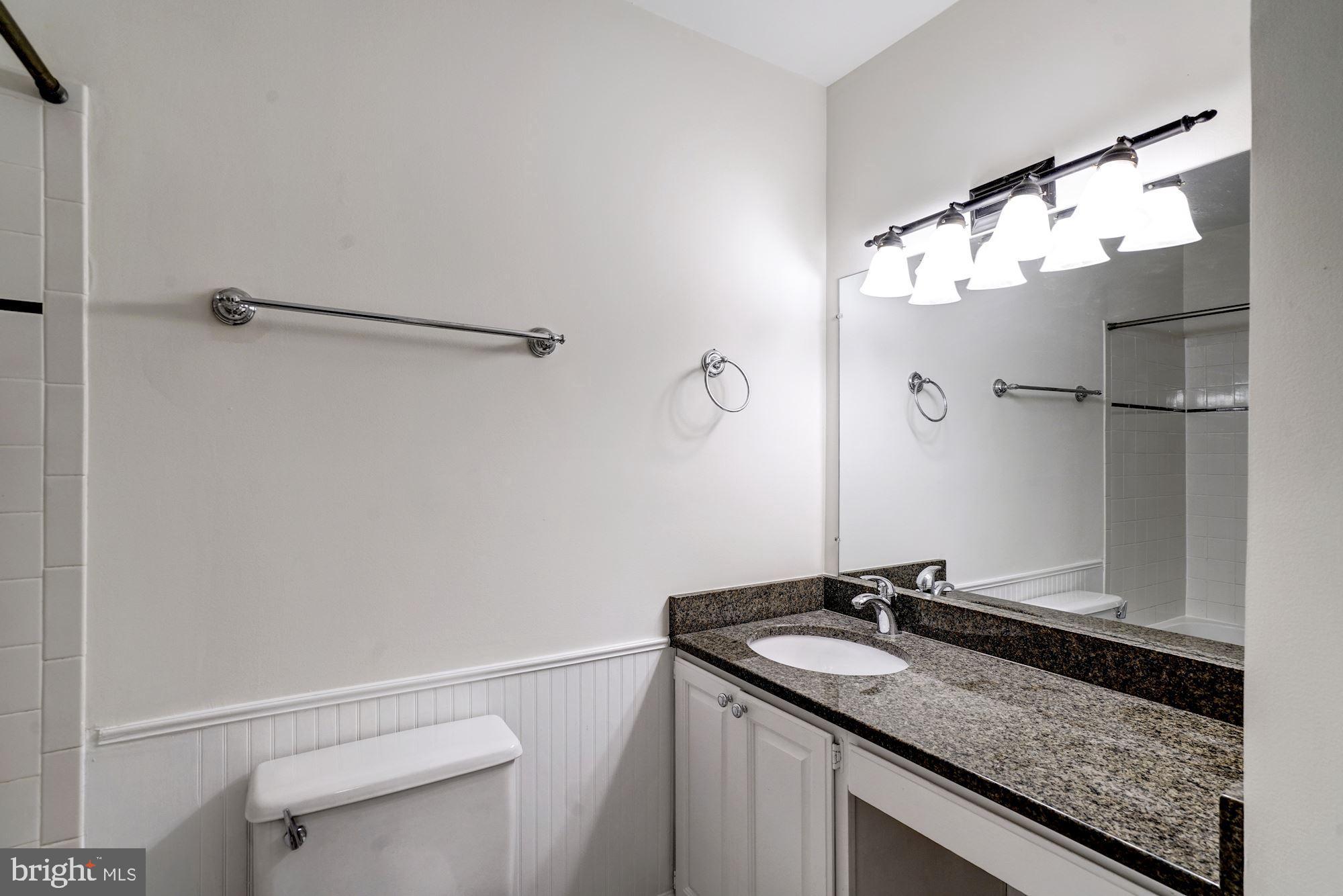 DEEPWOOD - Residential Lease