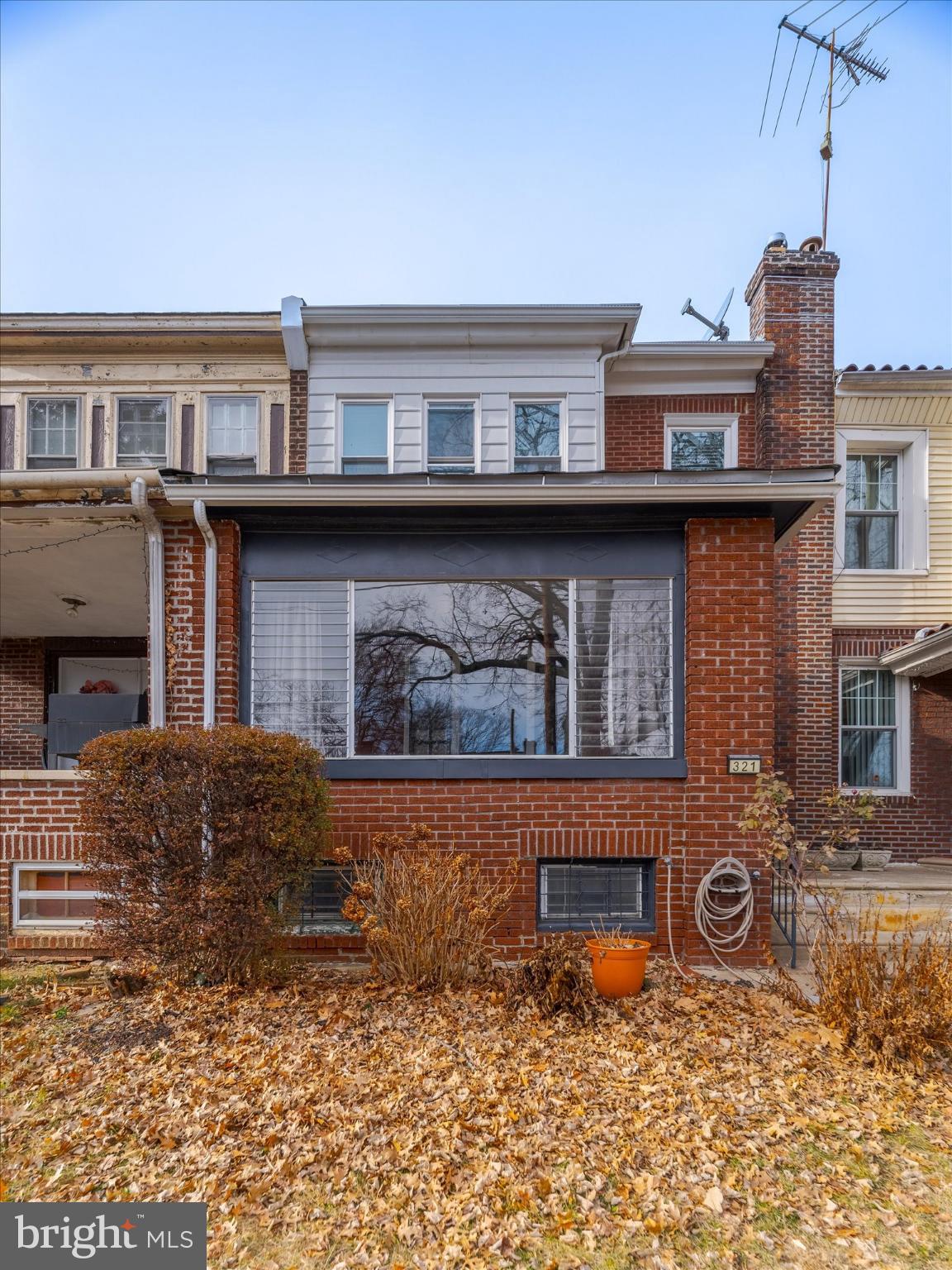 321 E PHIL ELLENA STREET