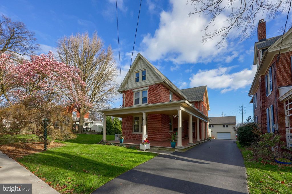 Photo of 125 Main Street, Landisville, PA 17538 (MLS # PALA2048732)