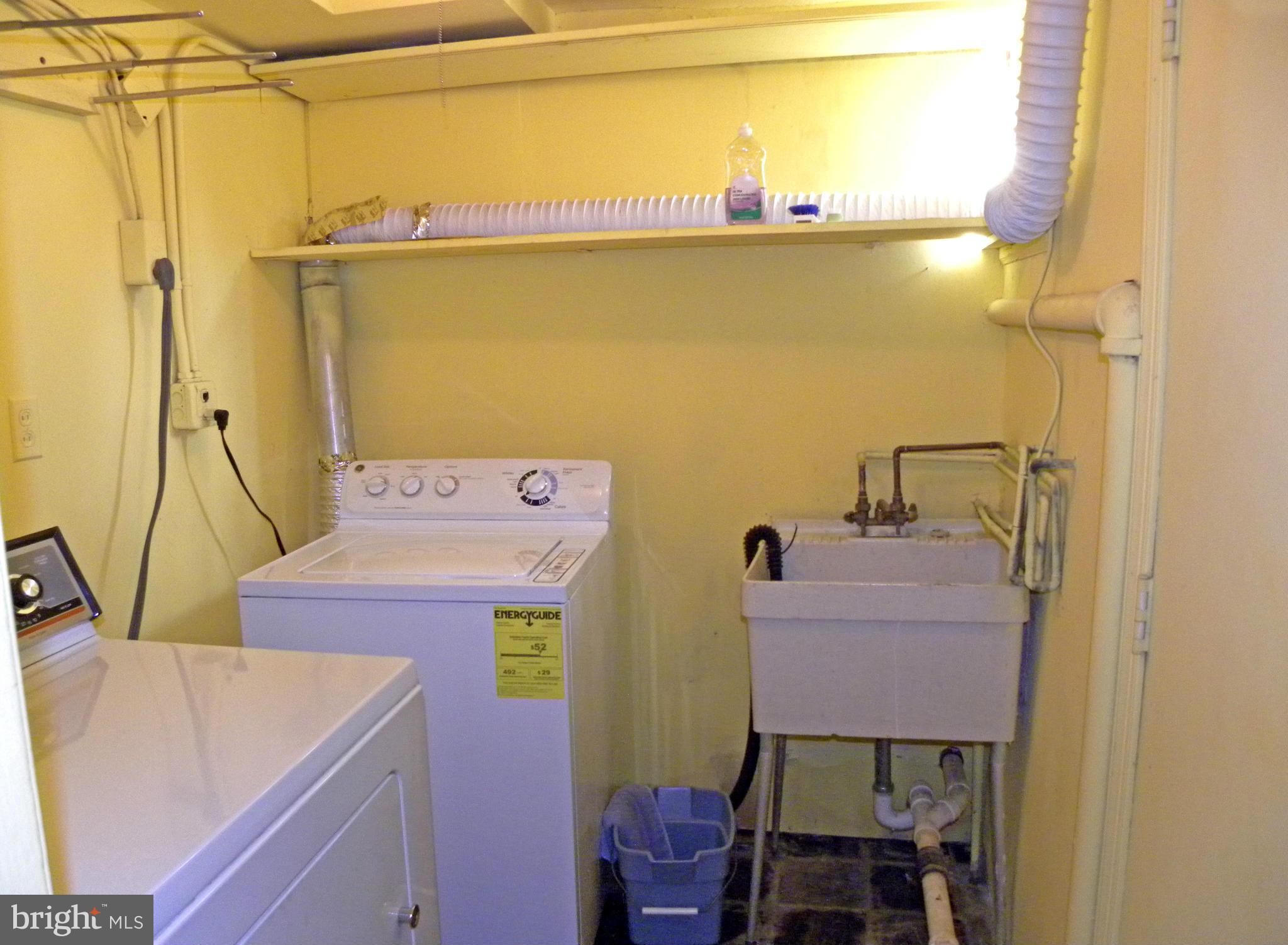 BEVERLEY HILLS - Residential Lease