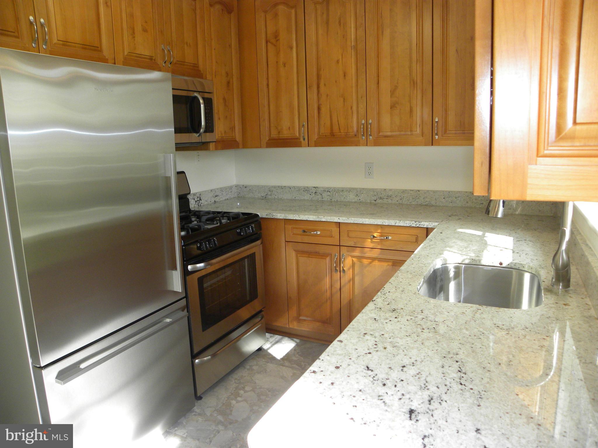 BEVERLEY HILLS - Residential Lease