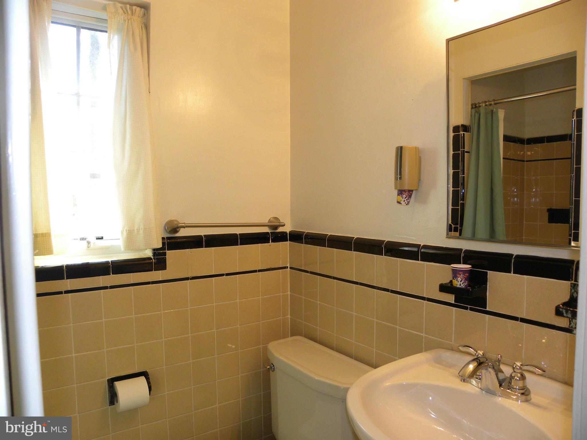 BEVERLEY HILLS - Residential Lease