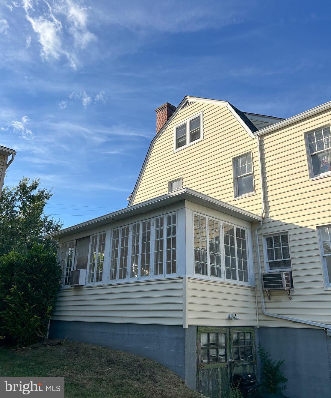 HENRY LAND - Residential