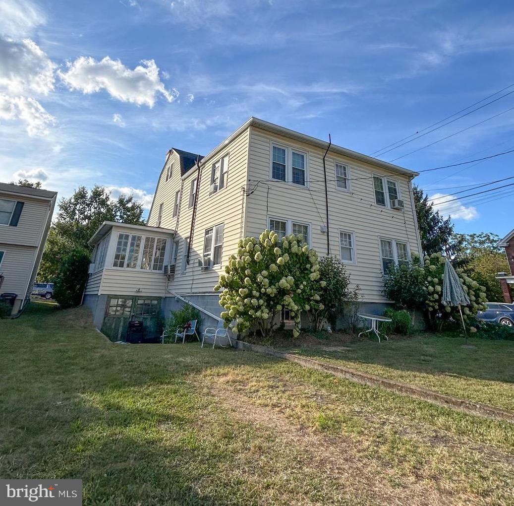 HENRY LAND - Residential