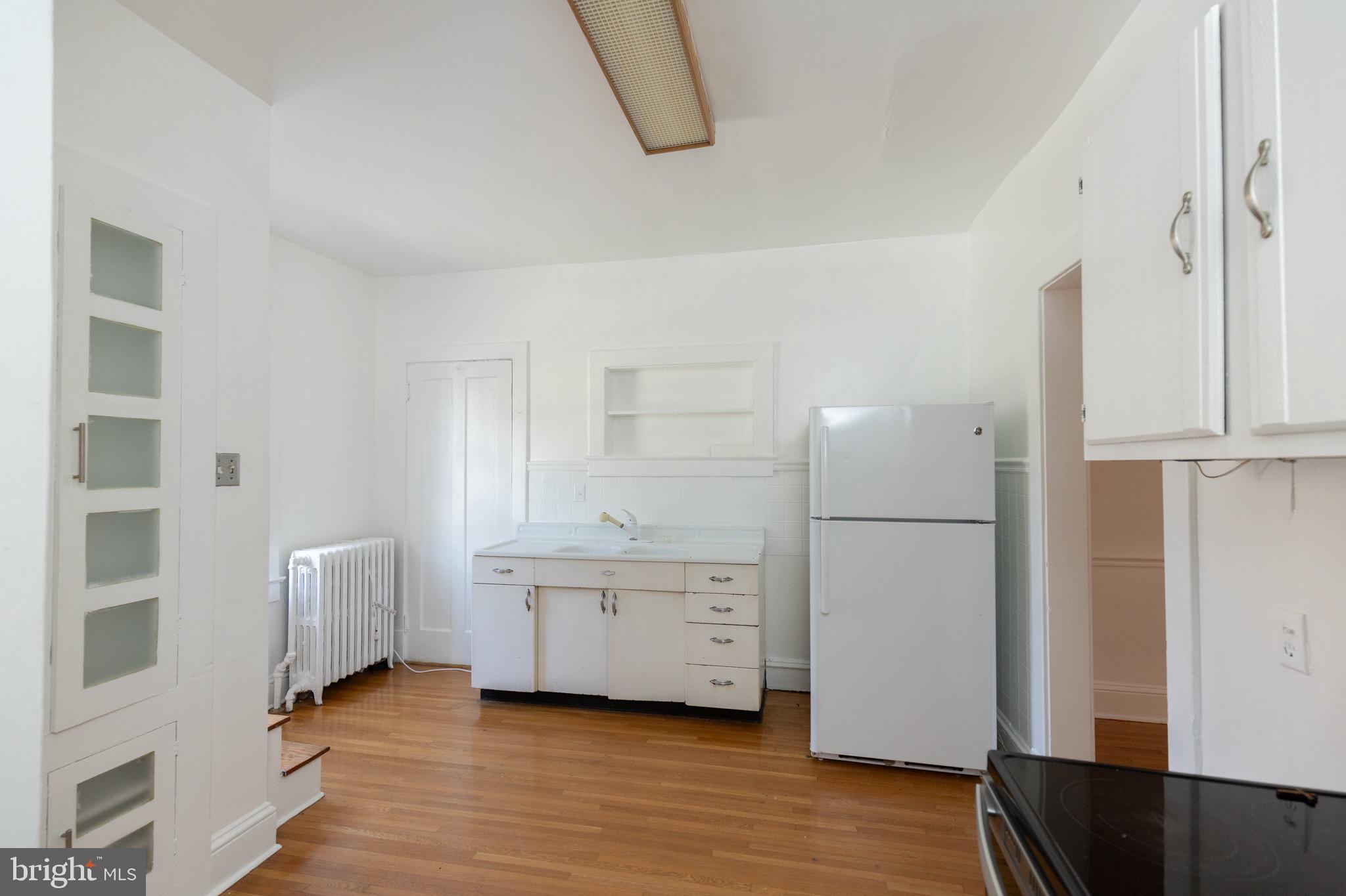 HENRY LAND - Residential