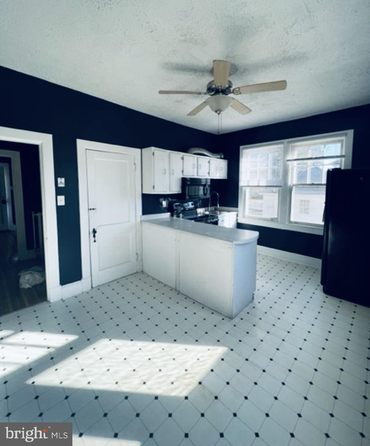 HENRY LAND - Residential