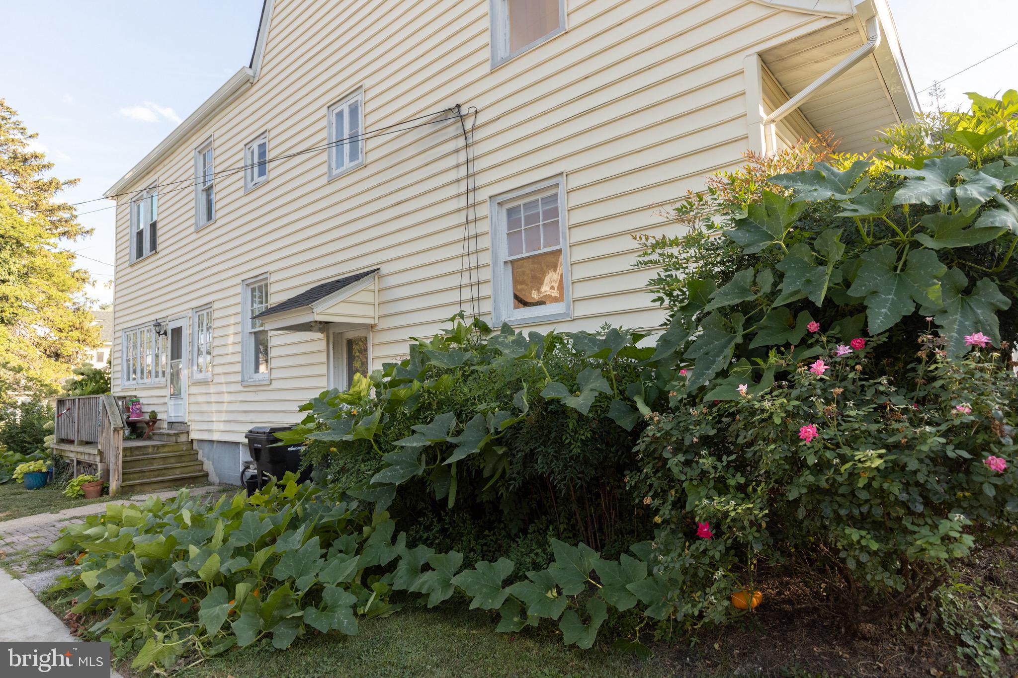 HENRY LAND - Residential