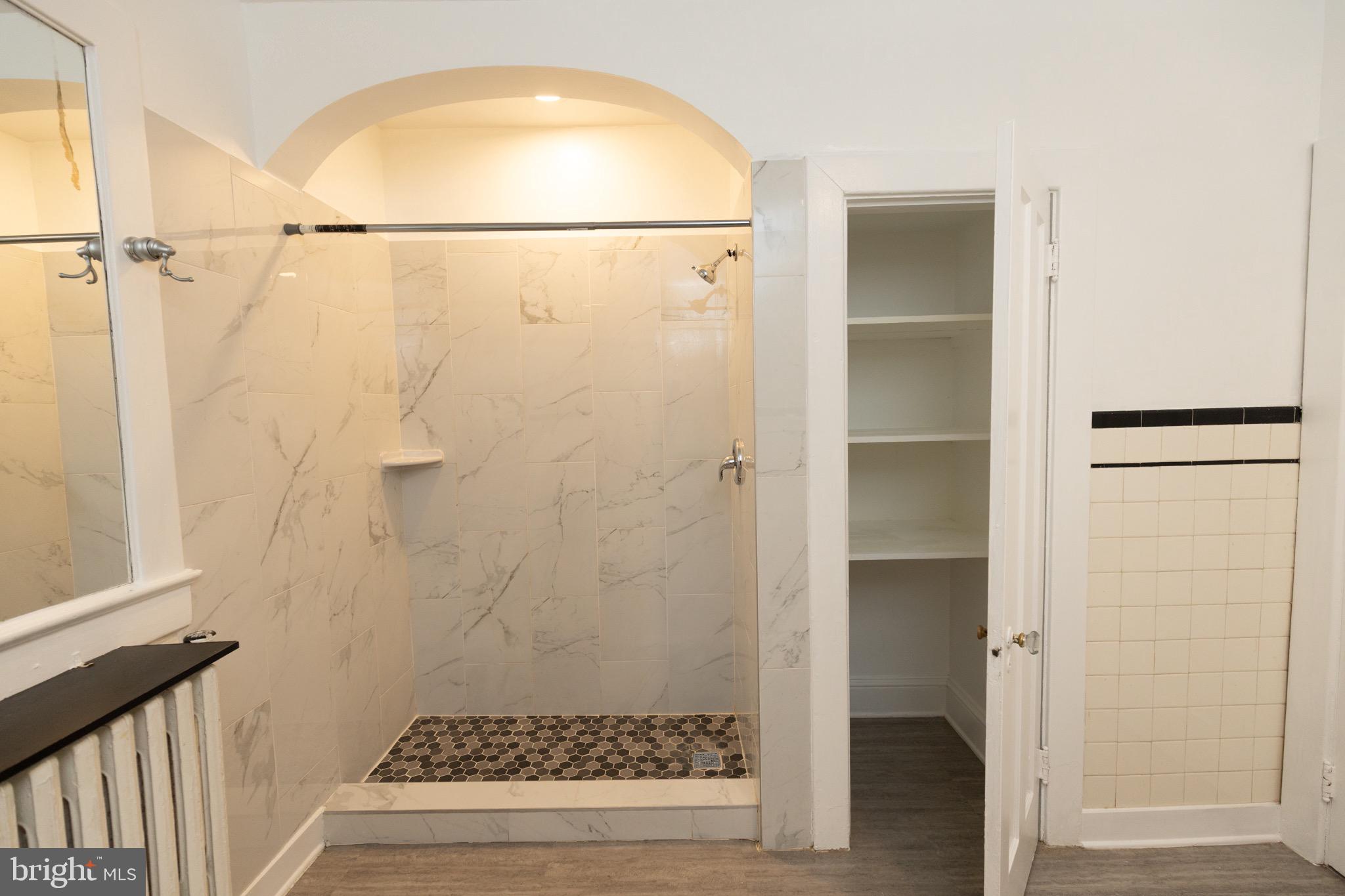 HENRY LAND - Residential