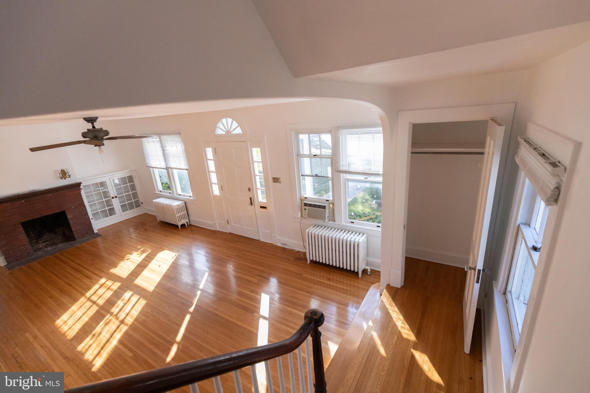 HENRY LAND - Residential