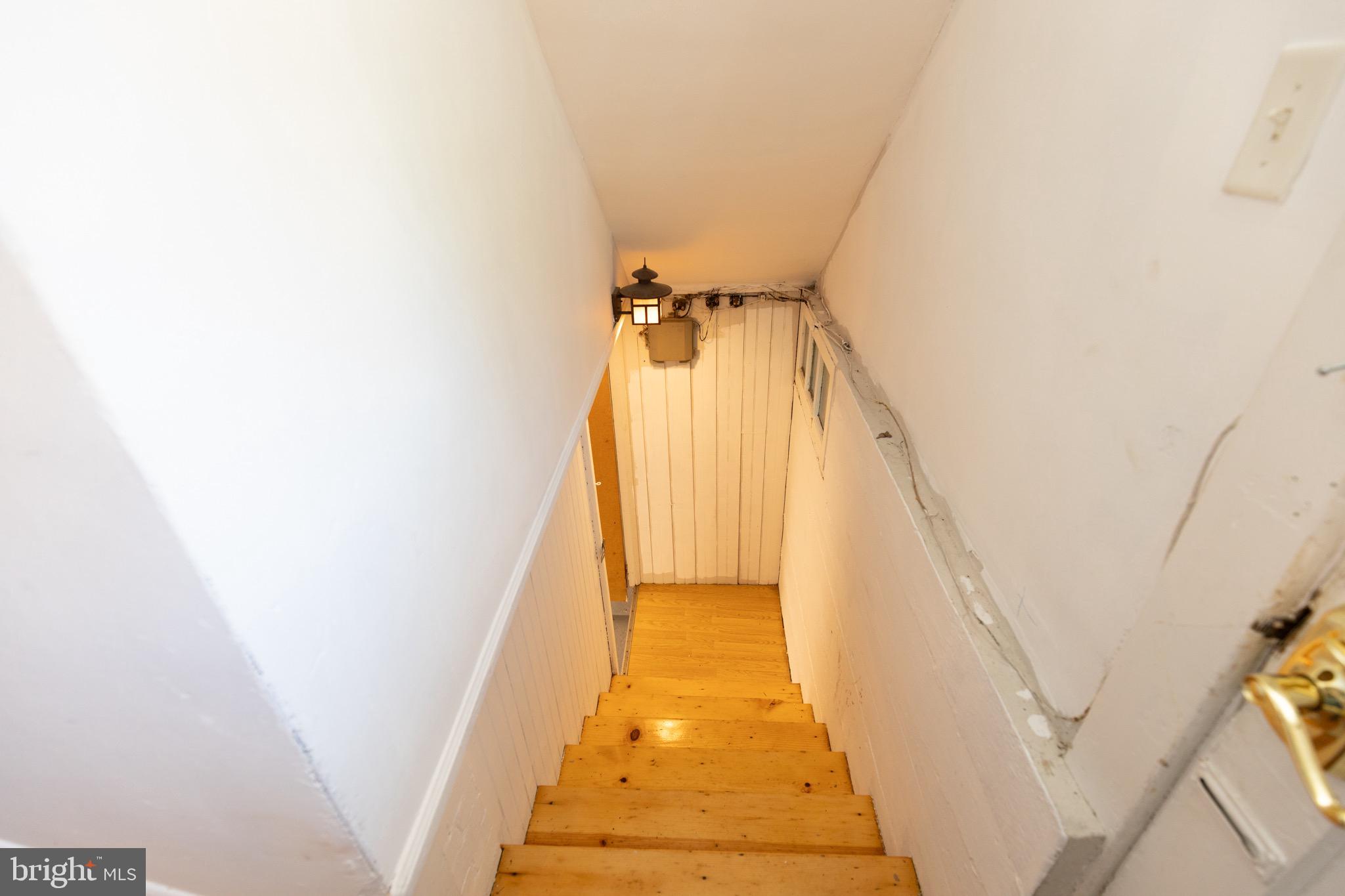 HENRY LAND - Residential