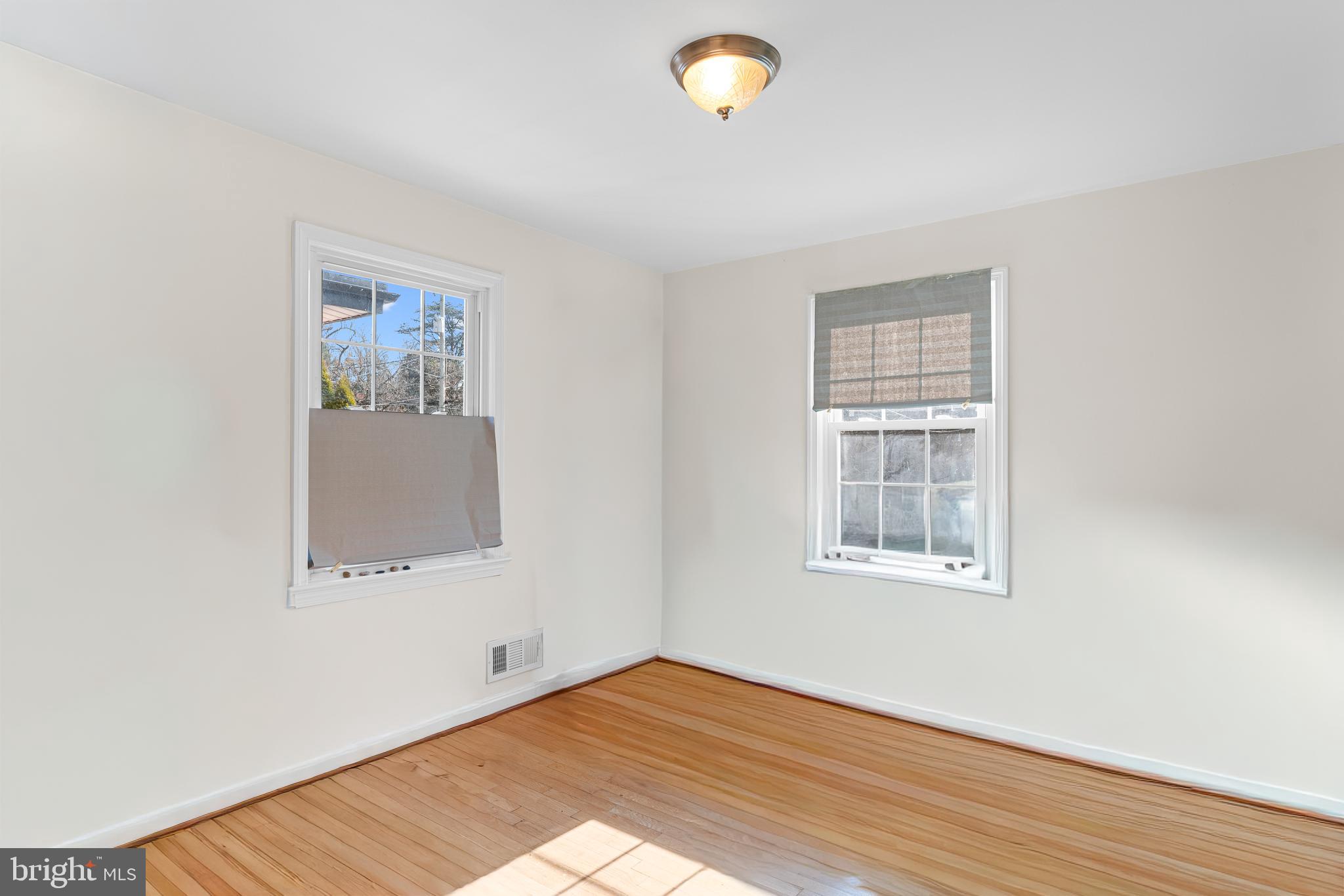 GREENWICH FOREST - Residential