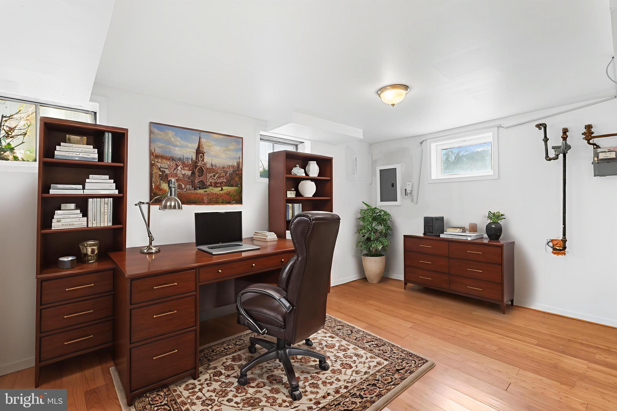 GREENWICH FOREST - Residential