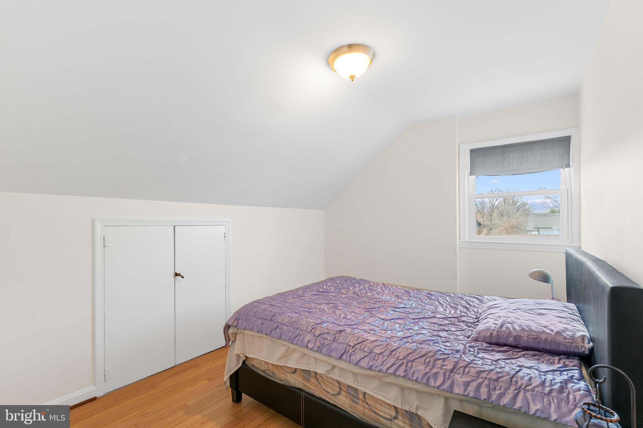 GREENWICH FOREST - Residential