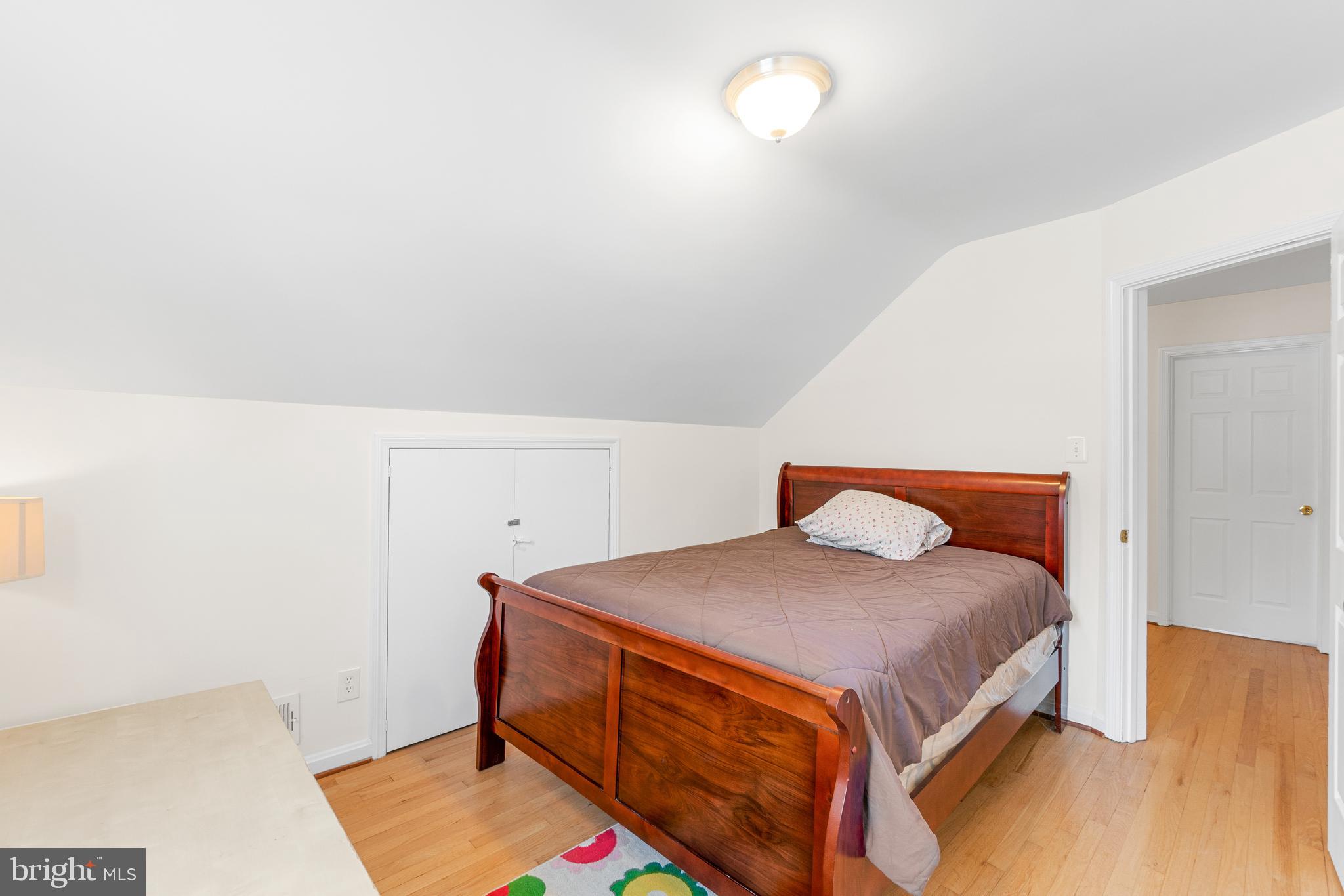 GREENWICH FOREST - Residential