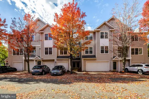 12737 Fair Briar Lane, Fairfax, VA MLS: VAFX2277874