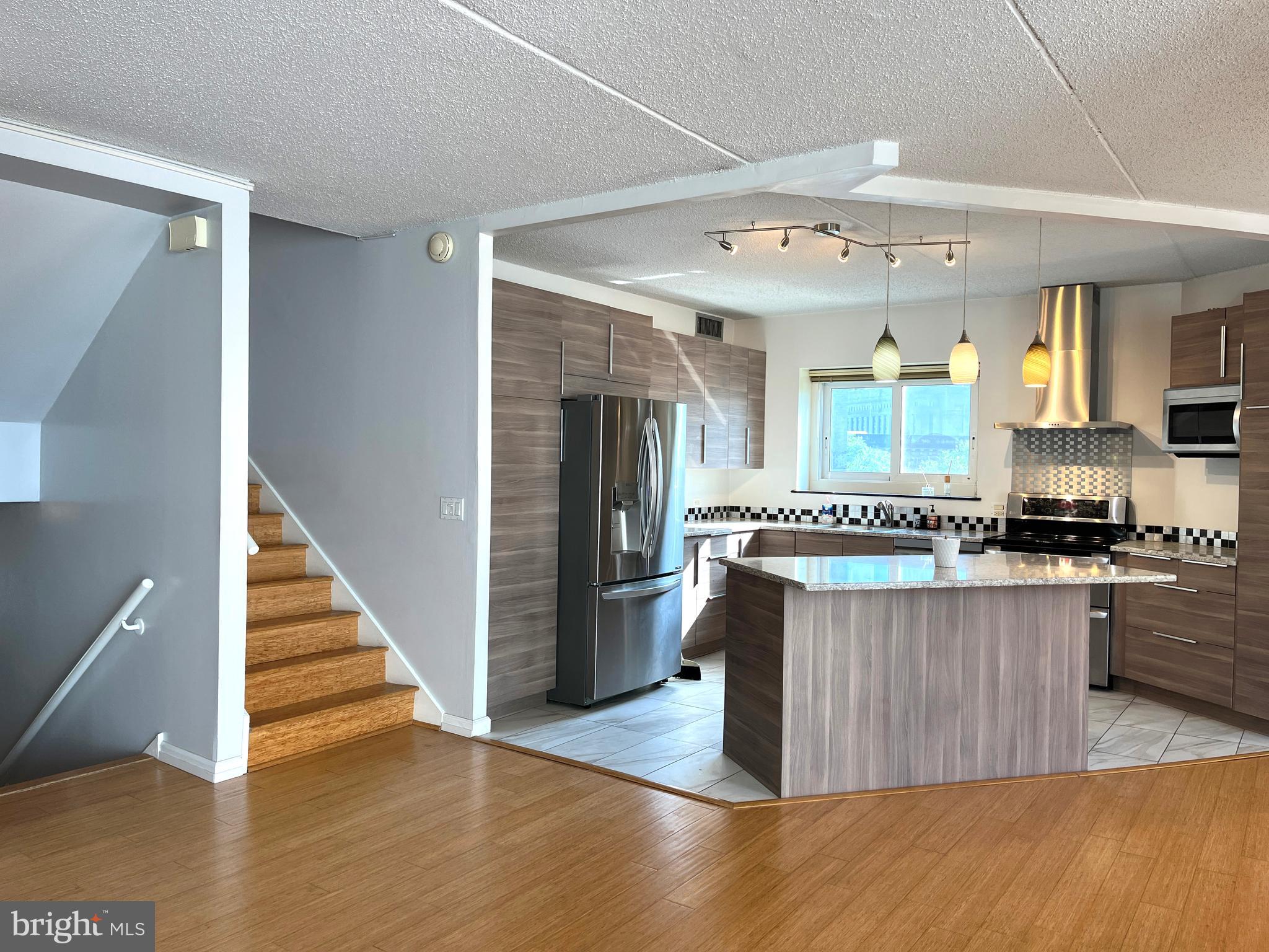 RIVERS EDGE - Residential