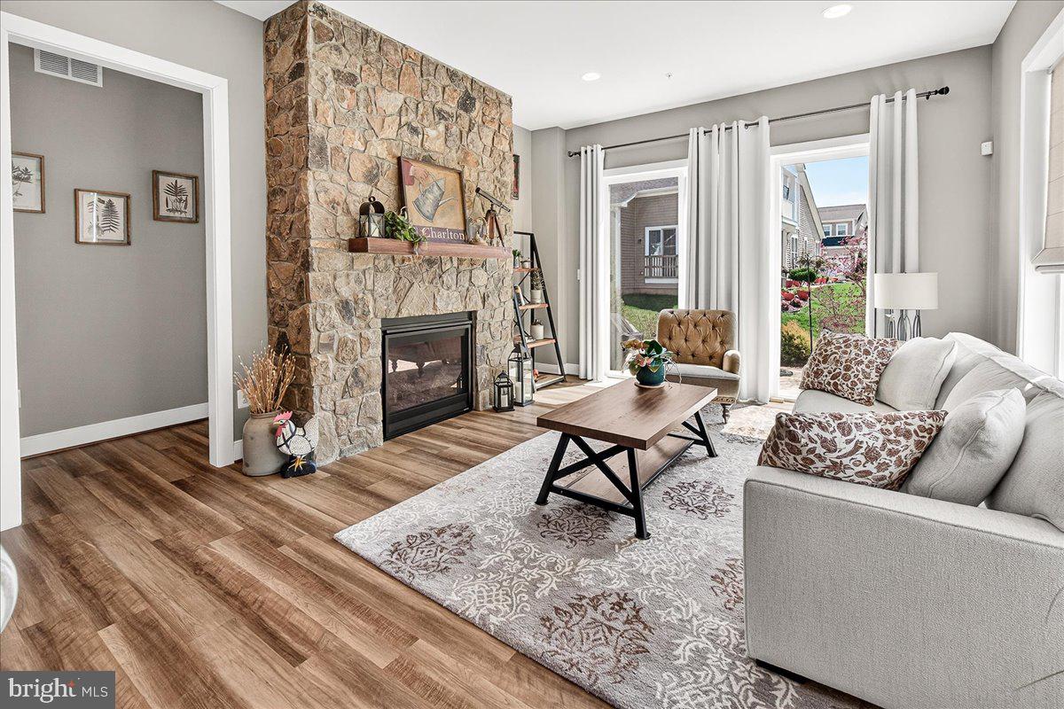 TWO RIVERS - Residential
