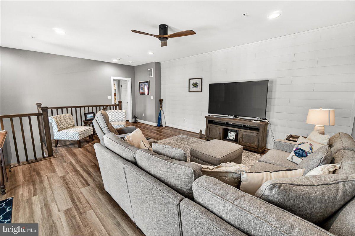TWO RIVERS - Residential